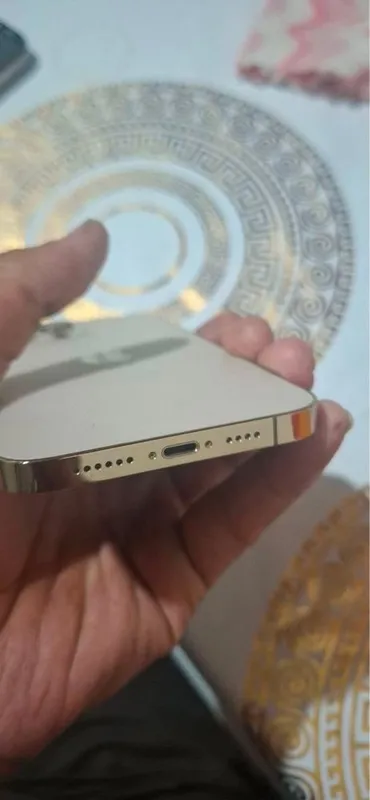 Iphone 13 pro max gold 2 Iphone 13 pro max gold 2