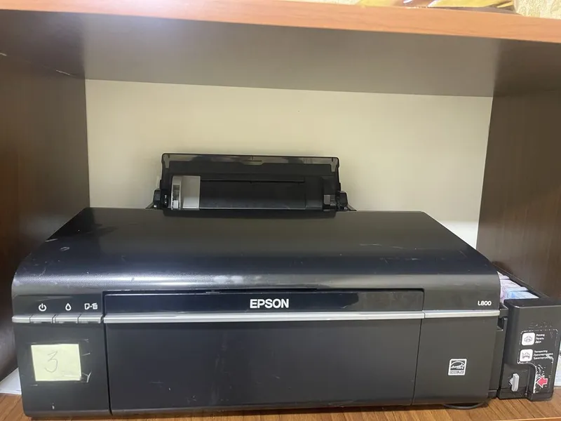 Плинтер epson l800 продаю срочно