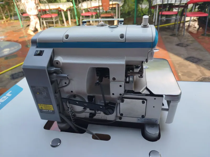 Продаётся оверлок JACK E4 2 Продаётся оверлок JACK E4 2