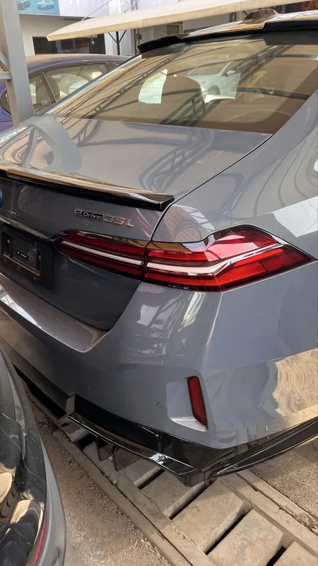 BMW i5 35L srochniy sotiladi 3 BMW i5 35L srochniy sotiladi 3