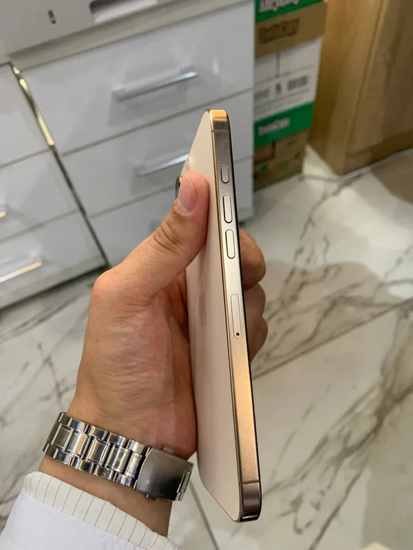 IPhone 16 Pro Max 3
