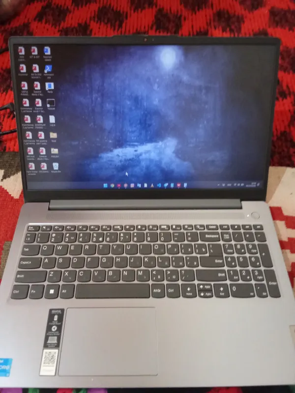 Lenovo IdeaPad Slim 3 Core i3 13-gen 3