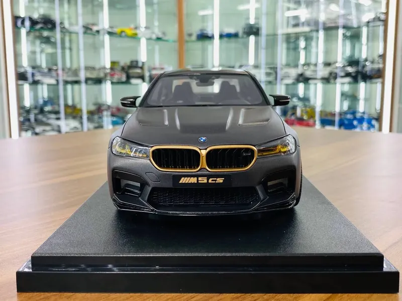 Лимитированная модель BMW M5 CS — GT Spirit 1/18 — фото 4