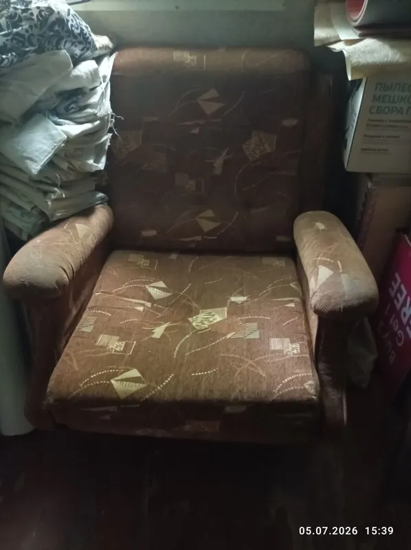 Срочно продаю! Продам кресла (2 штуки) 1