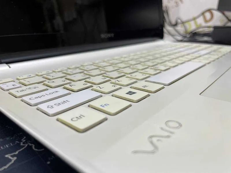 Noutbuk SONY VAIO WHITE / Arzon noutbuk lar bor yana telegram kanalda — фото 1