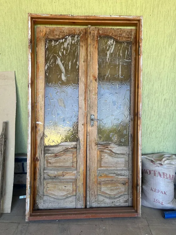 Срочно продаётся деревянные двери и окна — фото 7