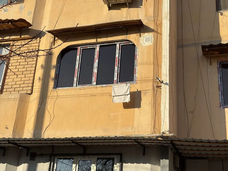 Akfa eshik rom yasab o’rnatib berish xizmati 8