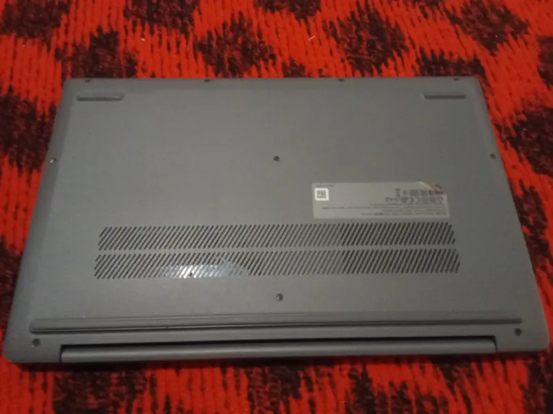 Lenovo IdeaPad Slim 3 Core i3 13-gen 5