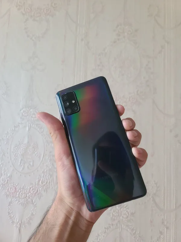 Samsung Galaxy A71 1