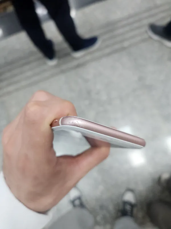 iPhone 7 3