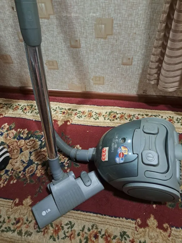 Пылесос LG состояние б/у — фото 1 Пылесос LG состояние б/у — фото 1