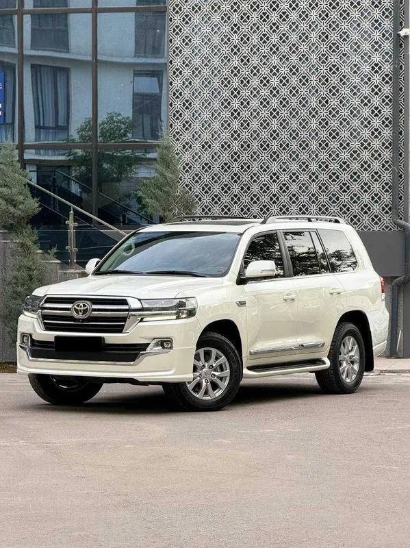 Sotuvda Toyota Land Cruiser 200 — фото 1