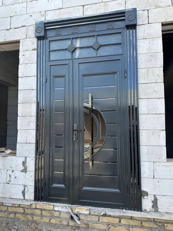 Temir eshik yangi zamonavi qalin metaldan