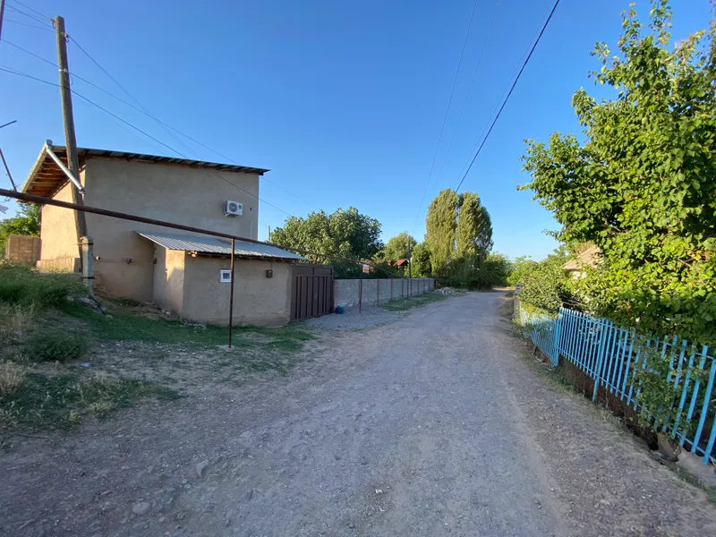 Во дворе в Бостонлик Азадбаш продаётся дом 6 соток, 2 этажа 1