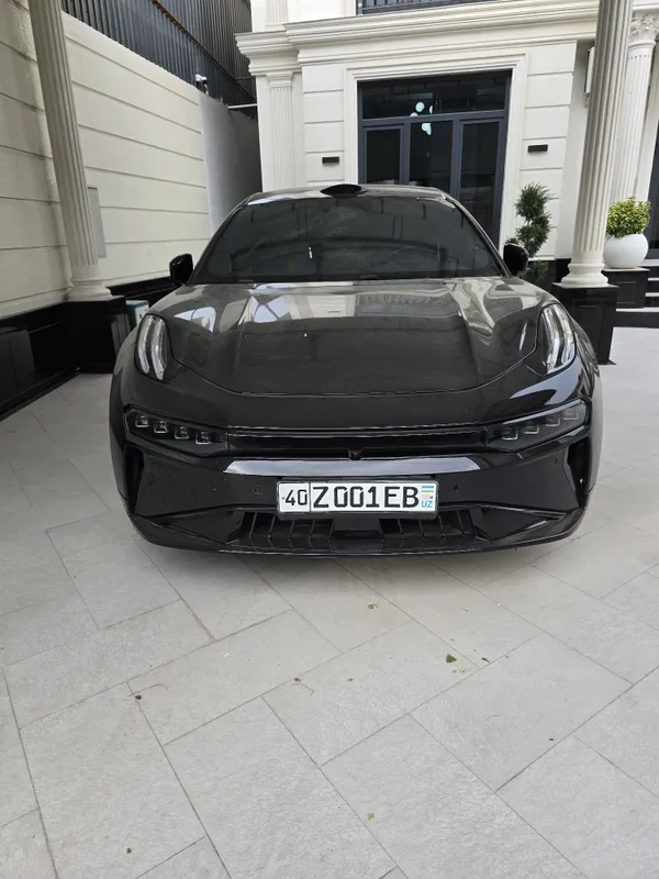 Zeekr 001 z sport 2024 alkantara salon 2