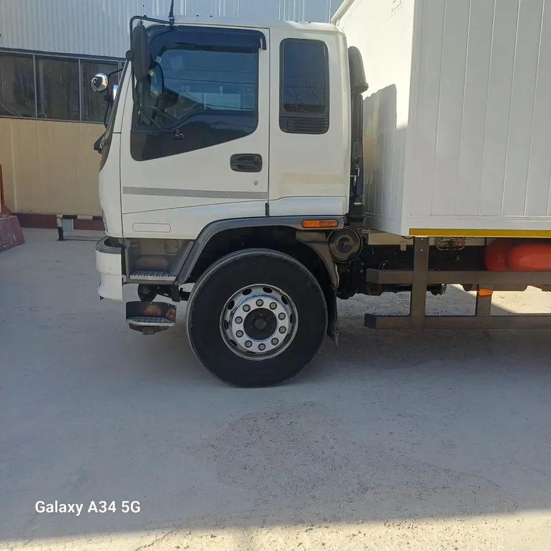 Isuzu 10 tonnalik sotiladi yurigan par abeki 385 ming 2021 yil