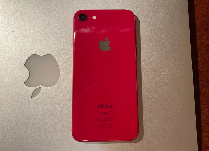 iPhone 8 64GB Red (Qizil) 3