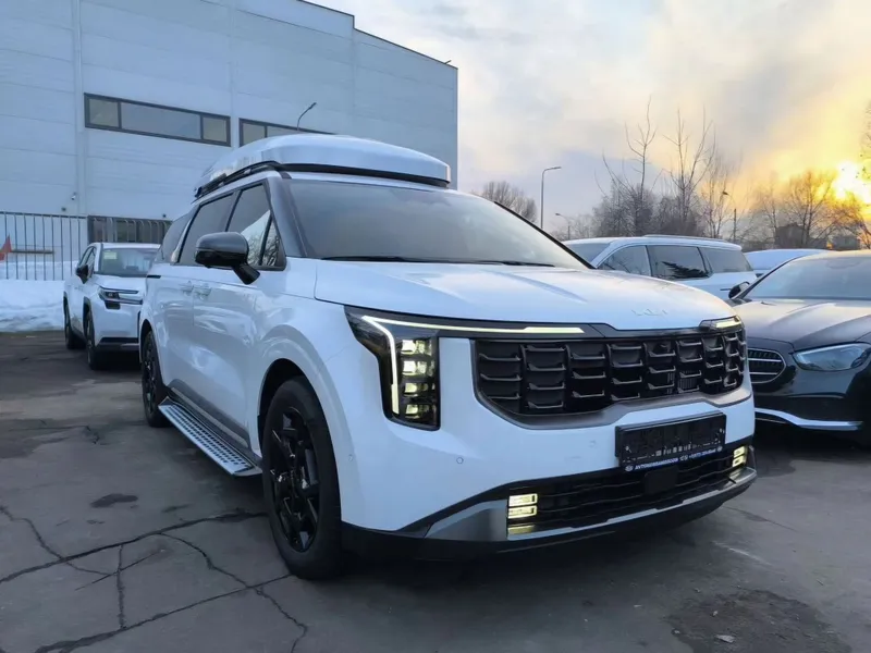 Новый Киа Карнивал 2026 для поездок по солнечному Узбекистану Круглосу