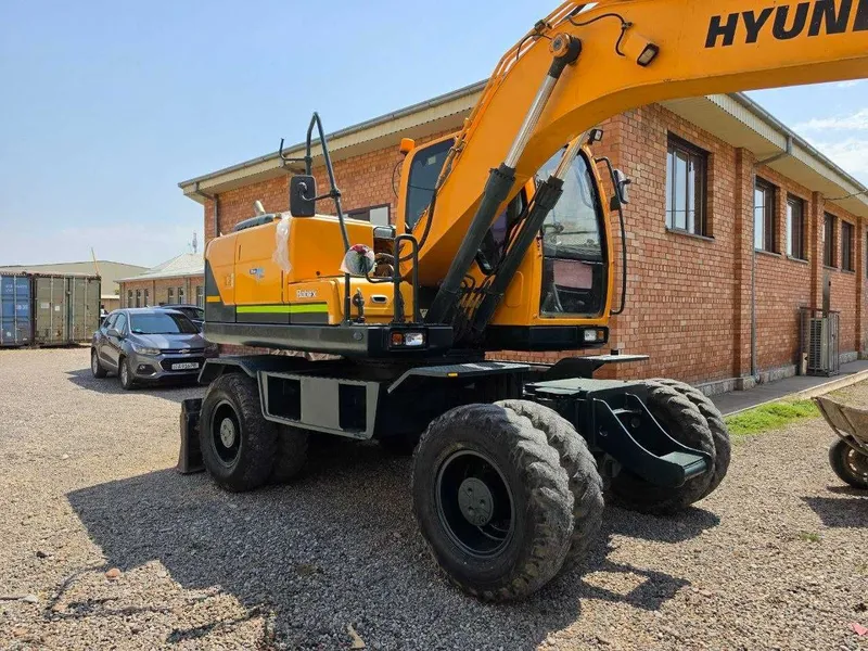 Продается Hyundai ROBEX 140W 3 Продается Hyundai ROBEX 140W 3