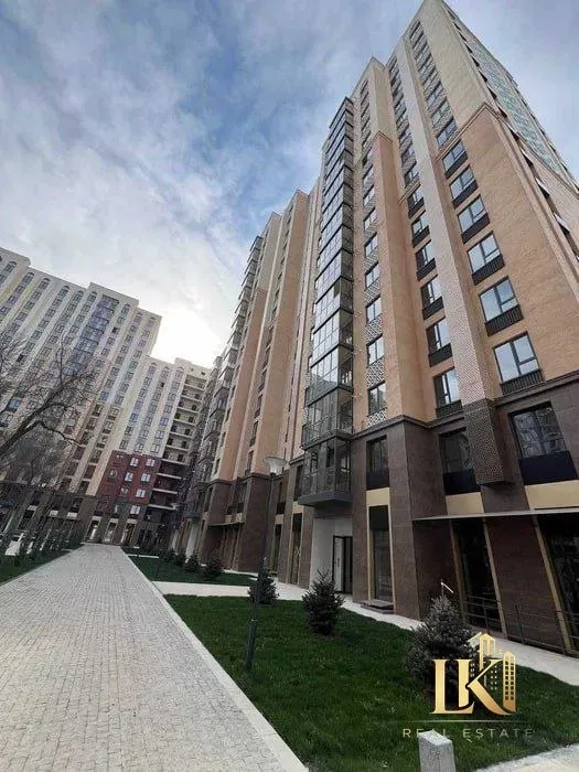 2-комнатная квартира в ЖК Assalom Boglar, 43 м², коробка — фото 1