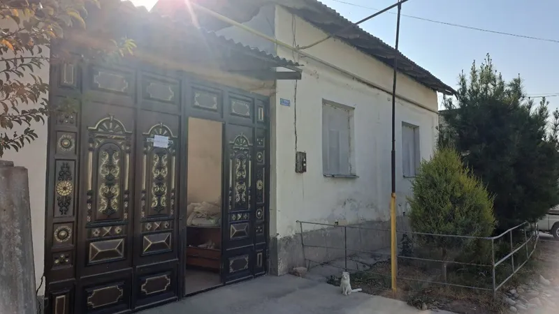 Yangiyoʻl tumani obod mahalla musoq-4ko'cha 15 uy 1