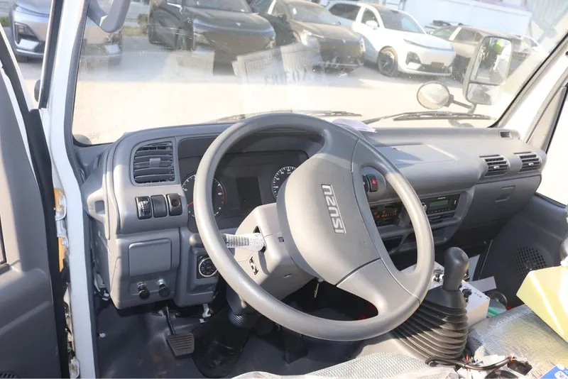 Vodavoz 5 kublik isuzu, howo 4 Vodavoz 5 kublik isuzu, howo 4