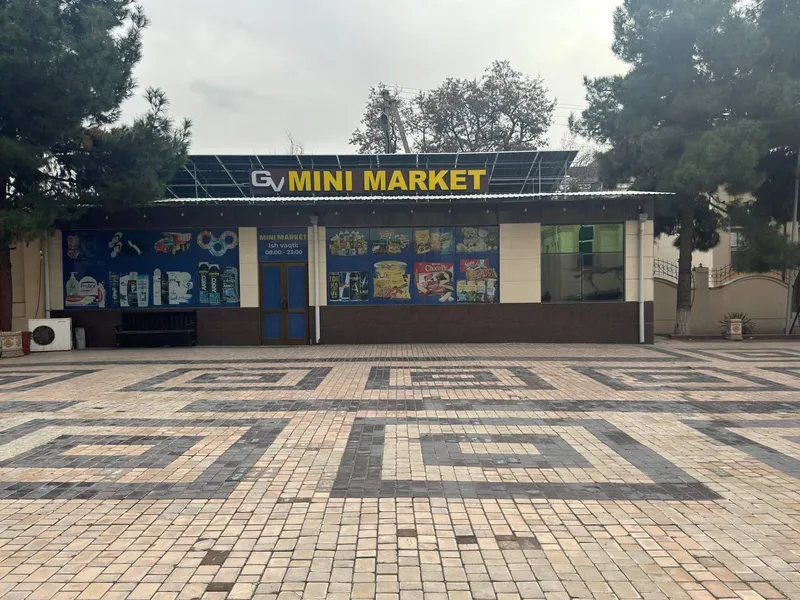 Продавец в магазин.
