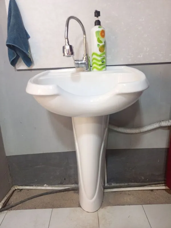 Sartaroshxona rakvinasi srochna sotiladi 1