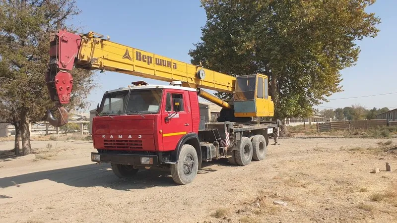 Avtokran Sotiladi 25 ton IVANOVIS 5 Avtokran Sotiladi 25 ton IVANOVIS 5