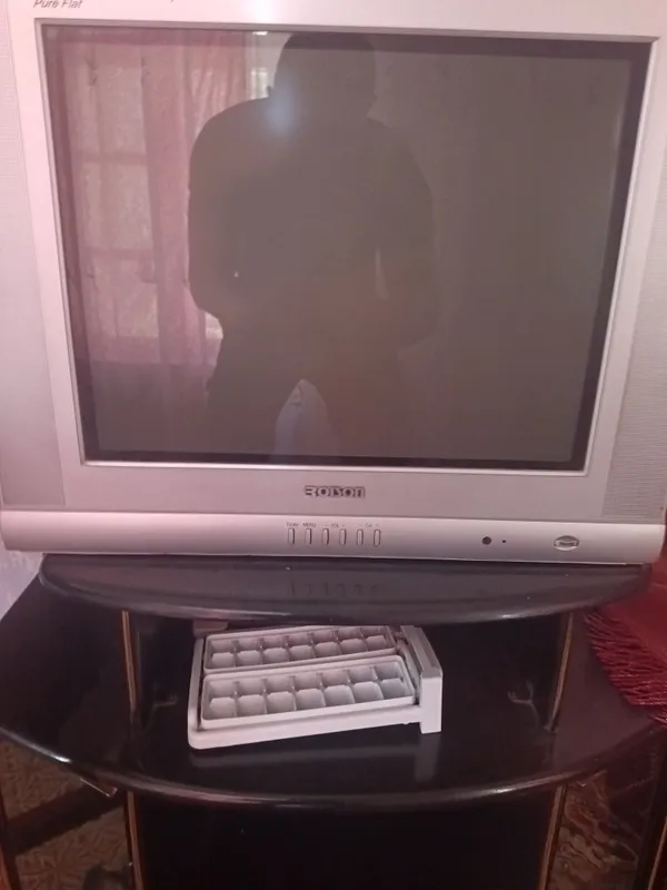 Televizor rangli kursatadi tuneri bonusga 1