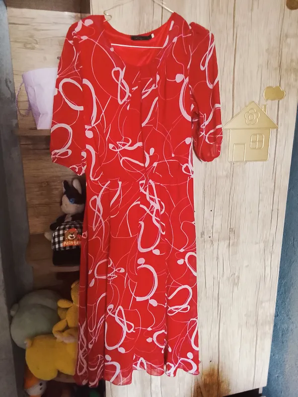 yozga qizil koylak