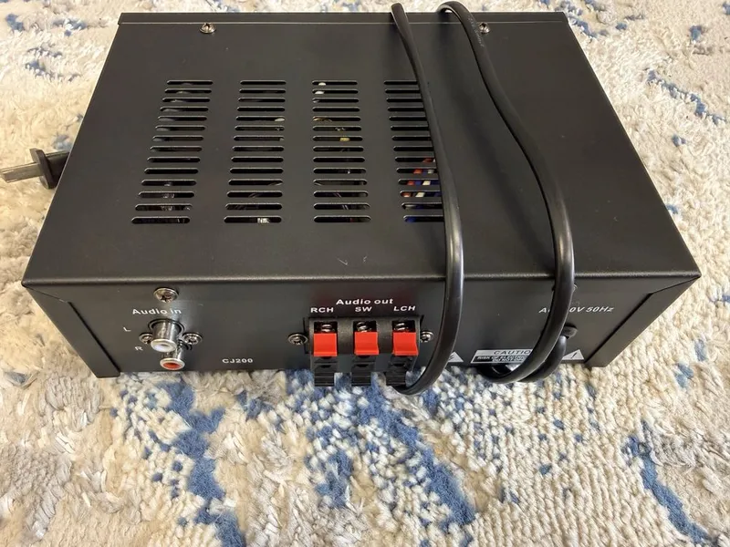 AB class усилитель 40x40 watt 2 AB class усилитель 40x40 watt 2