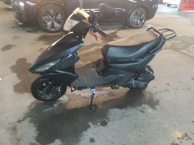 125 kub santimetrli skuter sotiladi 3 125 kub santimetrli skuter sotiladi 3
