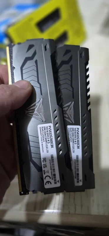 DDR4 operativ xotirasi, turli hajmlar, brendlar va chastotalar 2 DDR4 operativ xotirasi, turli hajmlar, brendlar va chastotalar 2