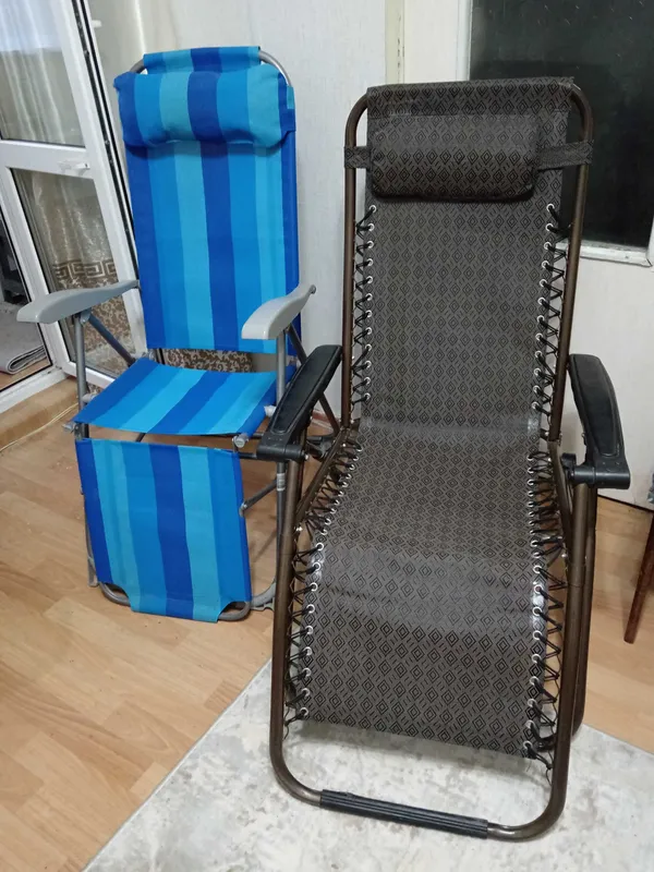 Продам кресла лежаки 2 разные, 1 столик ком. для походов, дачи