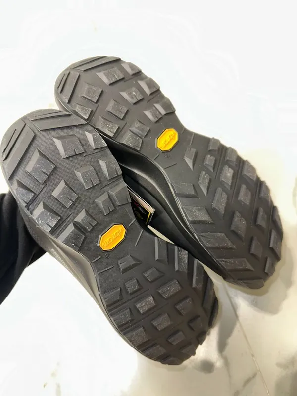 Продам мужские кроссовки columbia gore-tex 2