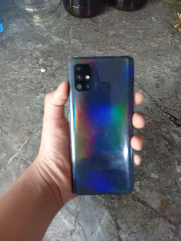 Samsung galaxy a51 64/4 xotira  sotiladi