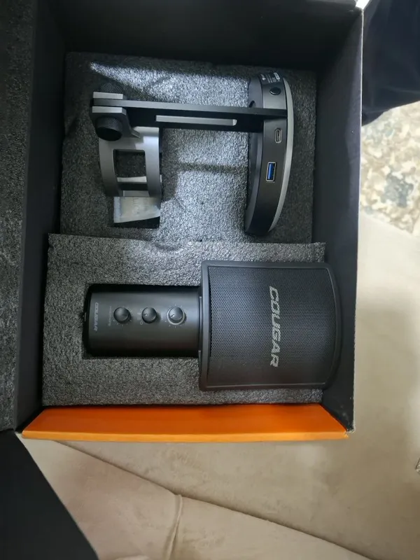 Микрофон Cougar Screamer-X sotiladi.
