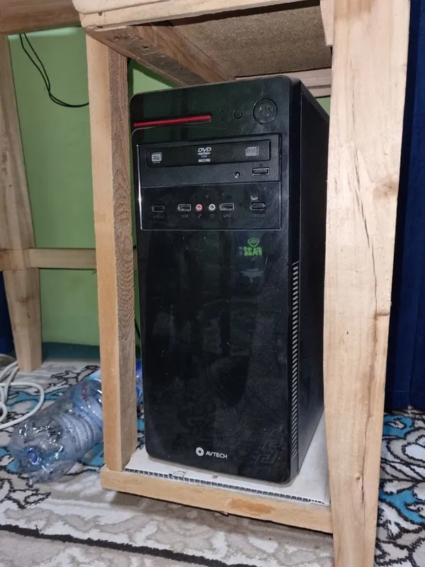 Stol kompyutr,Samsung ‘xolati yaxshi. 3
