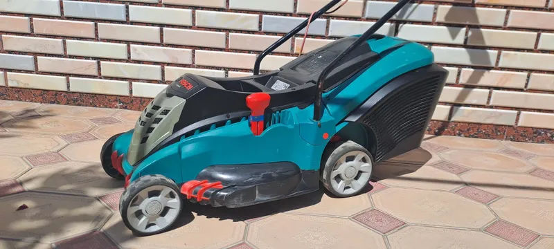 Газона косилка BOSCH продаётся 3