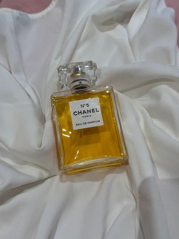 Chanel 5 parfume 1
