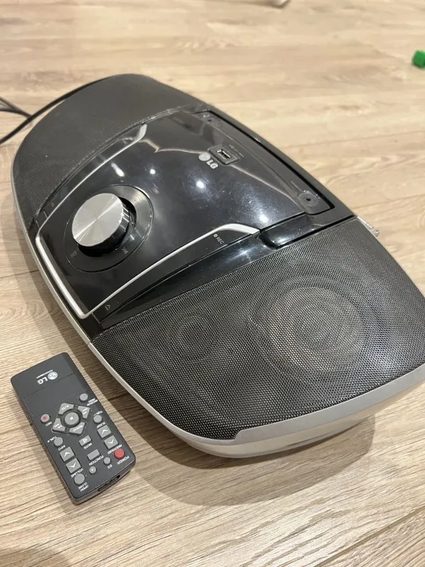 Музыкальный центр LG 2 Музыкальный центр LG 2
