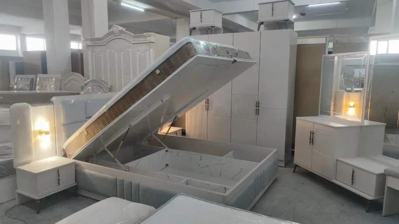 Bizda MDF eshiklar, ROYAL, GULIUS va boshqa turdagi sifatli mebel materiallari mavjud. 3 Bizda MDF eshiklar, ROYAL, GULIUS va boshqa turdagi sifatli mebel materiallari mavjud. 3