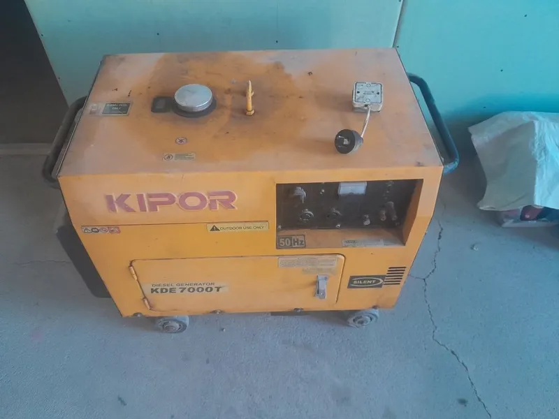 Dvijok generator sotiladi salyarkada ishlaydi — фото 3