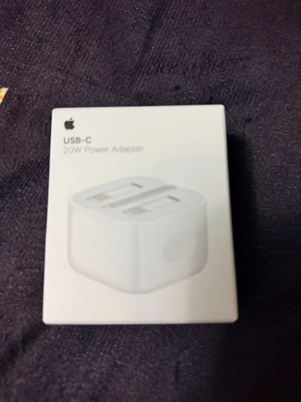 Оригинальная зарядка для iPhone 4