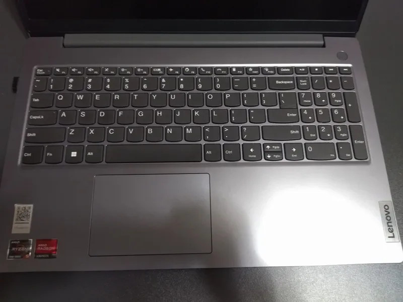 Lenovo 82 yu noutbuk sotiladi — фото 3