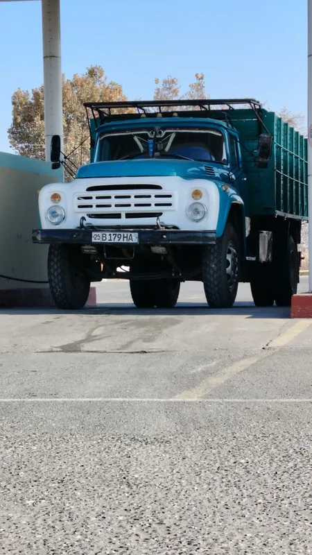 Zil 130 bartavoy sotiladi, hujjati yoq