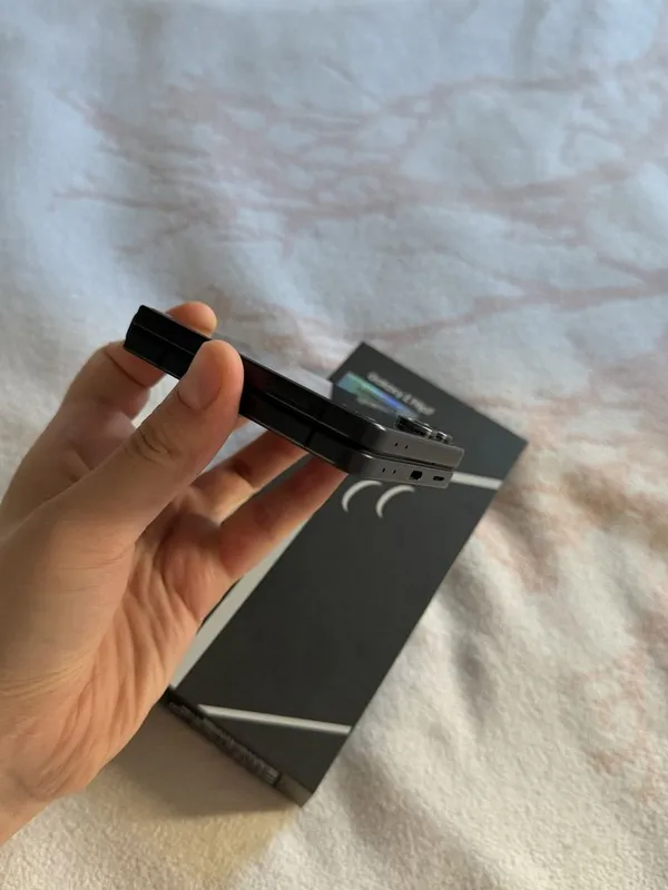 Galaxy Z Flip 7 pachti yengi sotiladi 3