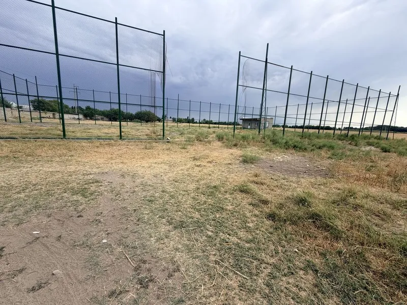 Sirdaryo shahar Ziyokor MFY 12 soth stadion sotiladi — фото 3
