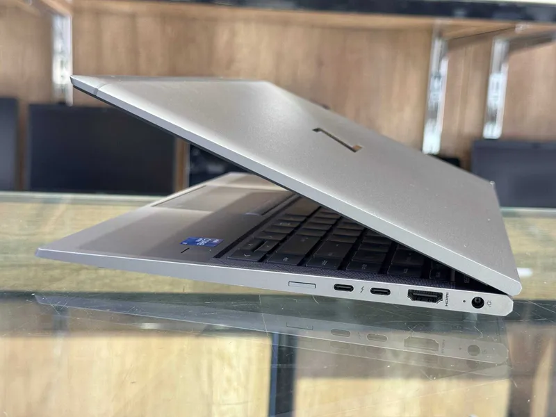HP ZBook Firefly 14 G8 Core i7-1185G7 ram 8 ssd 256 3 HP ZBook Firefly 14 G8 Core i7-1185G7 ram 8 ssd 256 3